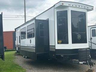 2023 CROSSROADS HAMPTON 370 FDL P9330382