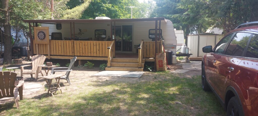 2005 Fleetwood 300 BHS Mallard Site#202
